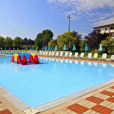 Casa de Férias Locazione Turistica San Benedetto Camping Relais-3 *